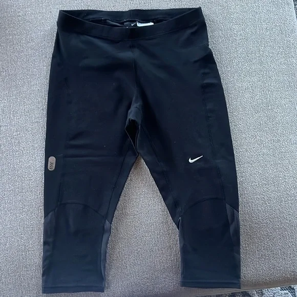 Nike capris - Picture 3 of 3